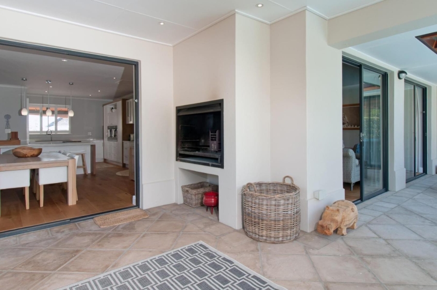 To Let 3 Bedroom Property for Rent in Arabella Western Cape